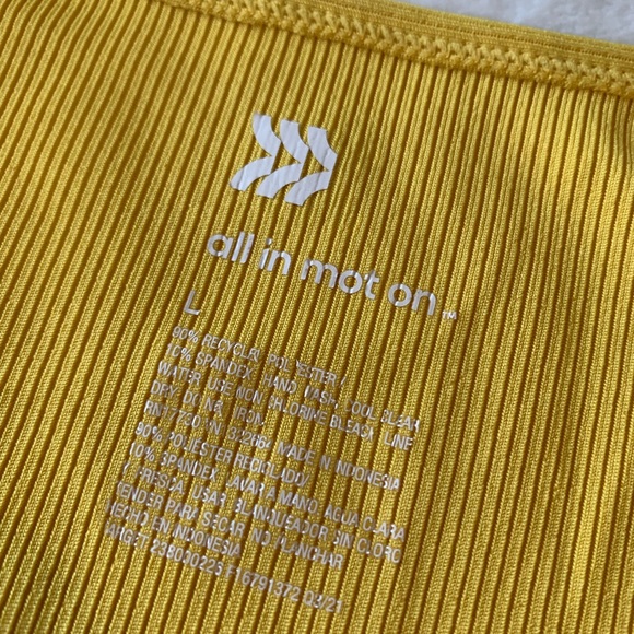 All In Motion Crop Rash Guard - Picture 2 of 2